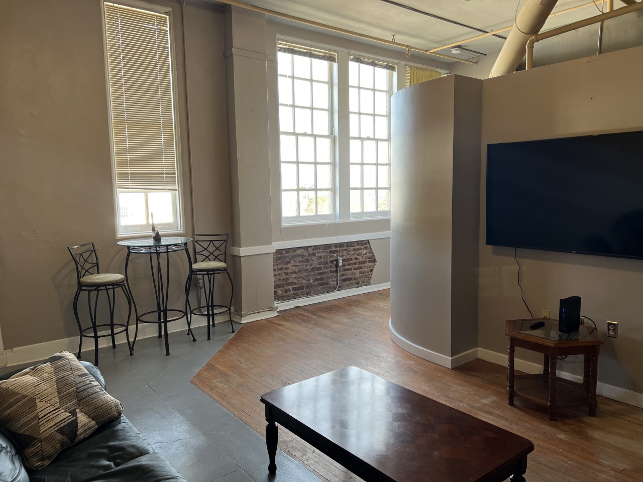 125 Oak St - 1-302