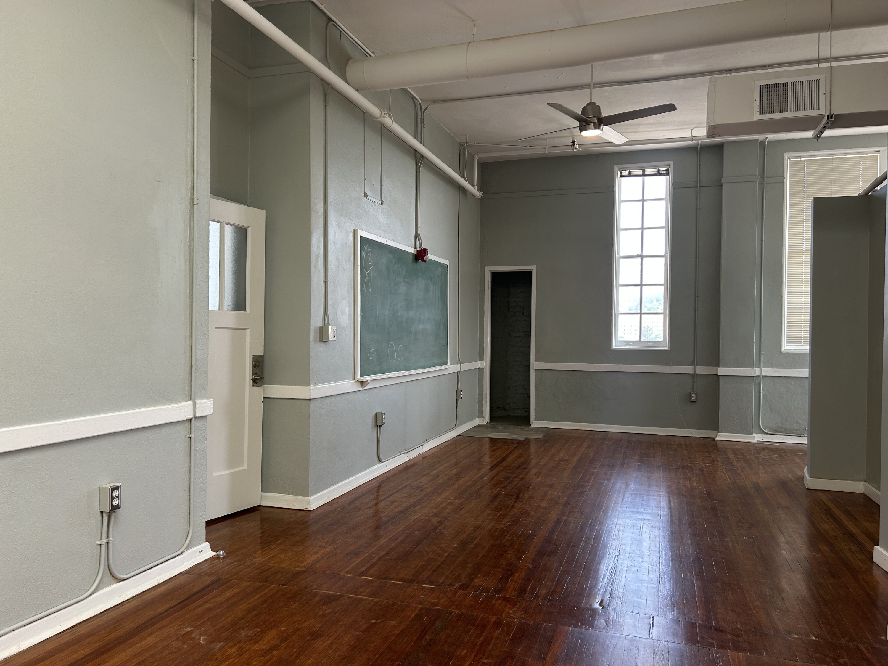 125 Oak St - 1-402